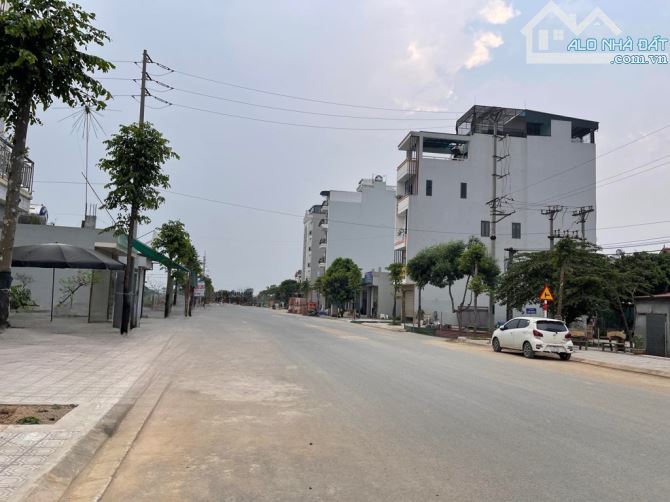 Bán nhanh mảnh đất dịch vụ 25.2ha Vân Canh, vỉa hè rộng, ô tô tránh gần công vi