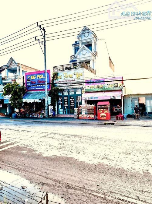 Bán nhà 3 lầu mặt tiền kinh doanh đường lê thị trung thuận an bình dương