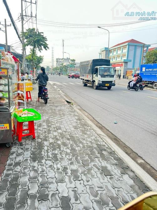 Bán nhà 3 lầu mặt tiền kinh doanh đường lê thị trung thuận an bình dương - 1