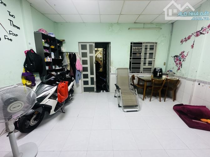 Bán nhà MT Đông Lân, Bà Điểm, 66m2, HXH chỉ 5.3 tỷ TL.