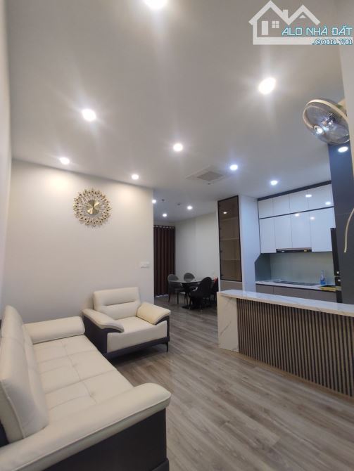 Cho thuê căn hộ đẹp 2 ngủ full đồ BRG Diamond Residence Lê Văn Lương chỉ 18 tr/tháng