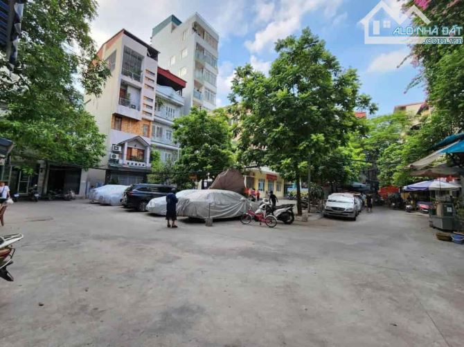 Bán nhà MP quận Thanh Xuân. S=450m2, nở hậu, 1 mặt phố và 1 mặt ngõ, giá rẻ chỉ 120tr/m2 - 2