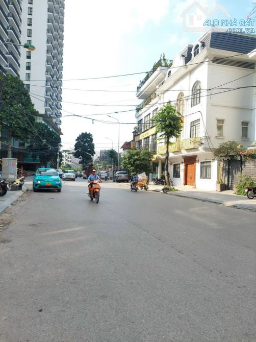 BÁN NHÀ MẶT PHỐ VIP 42 TỶ 52m 5 TẦNG MT 5.4m VỈA HÈ ĐÁ BÓNG KINH DOANH XUÂN DIỆU TÂY HỒ - 2
