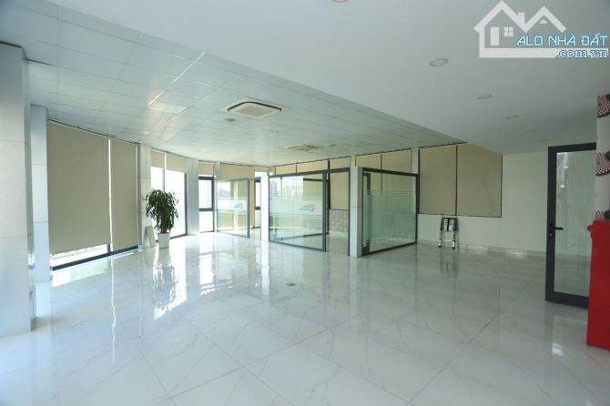Bán tòa nhà mặt phố Nguyễn Chánh - KĐT Nam Trung Yên, Q.Cầu Giấy 180m x 9 tầng.