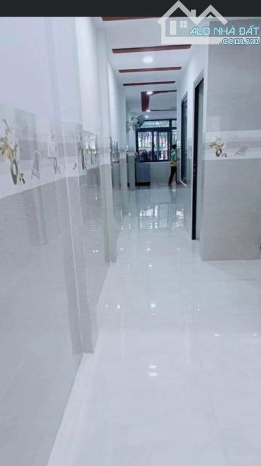 BÁn nhà 2 mặt tiền ngay vòng xoay Phước Đồng-TP Nha Trang