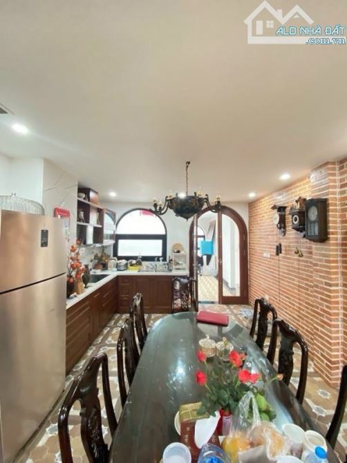 HIẾM NHÀ PHÂN LÔ XUÂN LA  DT 60m2 MT 4m  6T 16 TỶ THANG MÁY VỈA HÈ KINH DOANH.
