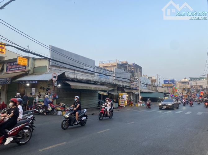 Đất MTKD Lê Văn Việt - Đối diện Vincom Quận 9. Phù hợp xây toà nhà văn phòng