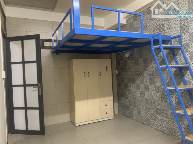 Bán Căn Hộ Dịch Vụ 5 Tầng Thang Máy, 130m2, Ngay Tân Hương, Tân Phú.