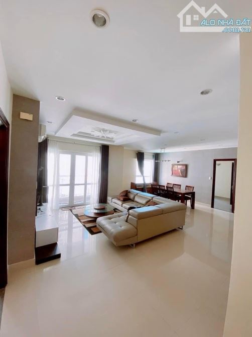 Bán căn hộ Đà Nẵng Plaza rộng 130m2