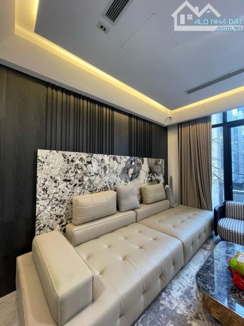 PHỐ VIP GIA THỤY LB NGÕ THÔNG ÔTÔ TRÁNH VỈA HÈ 2 THOÁNG THANG MÁY KINH DOANH. 13,9 TỶ - 10