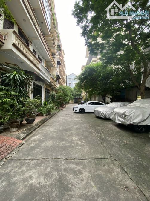 Bán nhà Nguyễn Văn Huyên- Phân lô, oto vào nhà- Nhà đẹp dân xây-80m2- 15 tỷ - 1