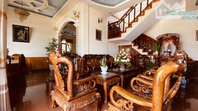 Villa cổ 777m2 mặt tiền ngang 50m gần KDL Hồ Than Thở - 1