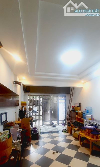BÁN GẤP NHÀ MẶT TIỀN HỒNG TIẾN LONG BIÊN - NGANG 4M 3PN 65M2 - CHỈ 12 TỶ TL. - 1