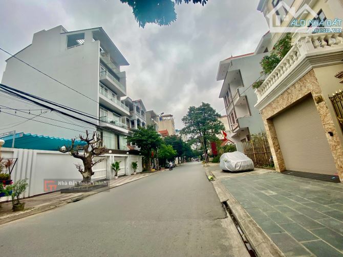 Đất mặt đường Hoàng Thế Thiện 100m2 ngang 6,3m - 1