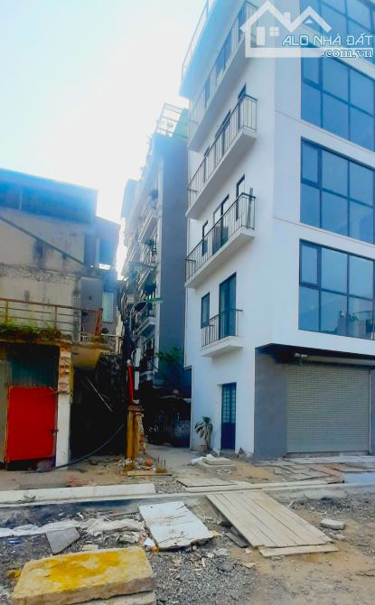 BÁN GẤP NHÀ MẶT TIỀN HỒNG TIẾN LONG BIÊN - NGANG 4M 3PN 65M2 - CHỈ 12 TỶ TL. - 19