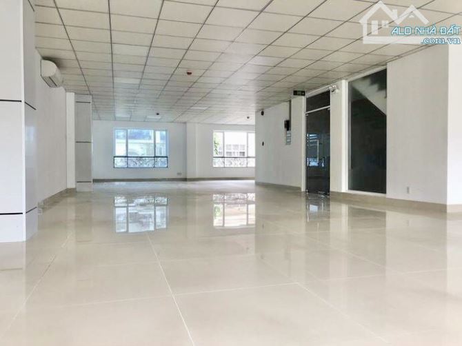 Tòa Nhà mặt tiền Nguyễn Trọng Tuyển - DTSD 700m2 - 2