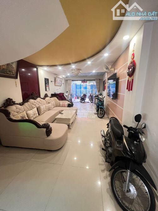 Nhà bán 4.2x29m, 4 tầng, xe ô tô đậu trong nhà, Nguyễn Thị Tần P2 Quận 8 - 4