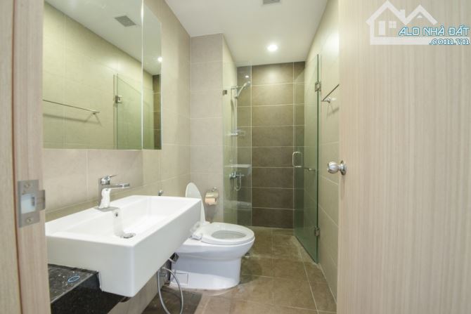 Cần bán gấp CHCC Central Plaza 91 Phạm Văn Hai Q.TB. DT 65m2, 2 phòng ngủ lớn, giá 3,6 tỷ - 7