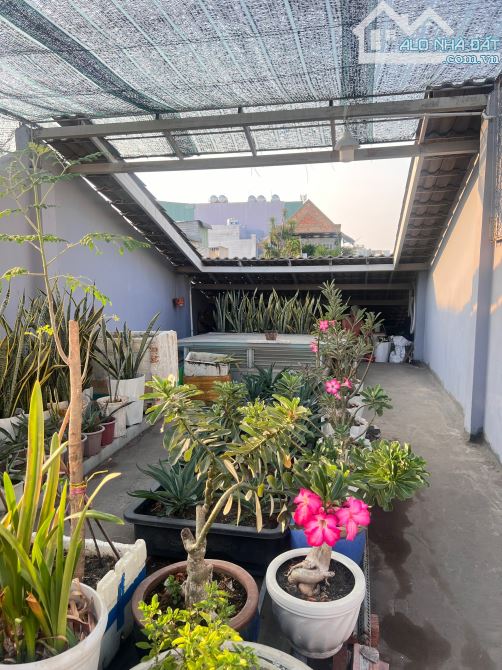 Nhà bán 4.2x29m, 4 tầng, xe ô tô đậu trong nhà, Nguyễn Thị Tần P2 Quận 8 - 8