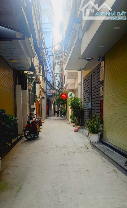 BÁN GẤP NHÀ MẶT TIỀN HỒNG TIẾN LONG BIÊN - NGANG 4M 3PN 65M2 - CHỈ 12 TỶ TL. - 8