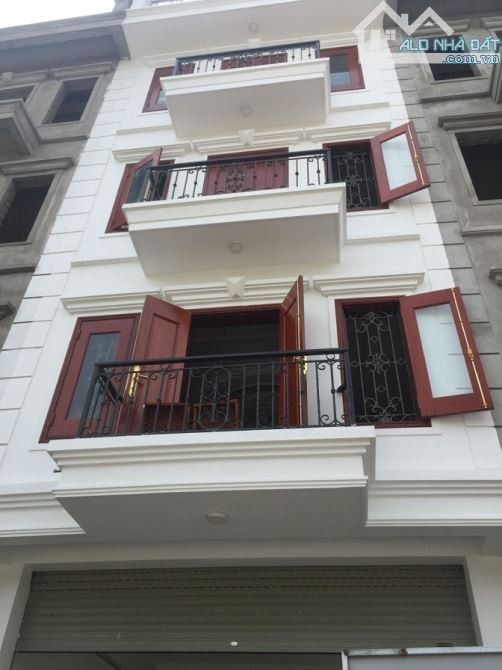 Bán nhà riêng ( căn hộ liền kề),khu dự án 319 đường Hồng Tiến, p.Bồ