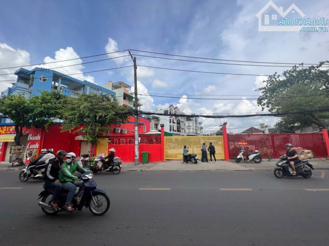 Bán 2057m2 (34x80m) đất 2 mặt tiền góc Phan Huy Ích, P15, Tân Bình, TpHCM,