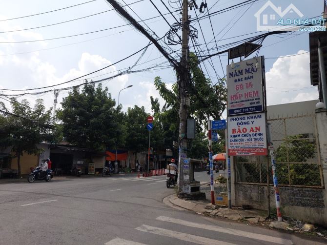 Ngộp Bank nặng, bán gấp trong tuần nhà Nguyễn Thị Sóc gần Chợ Đấu mối, còn 3.75 tỷ TL.