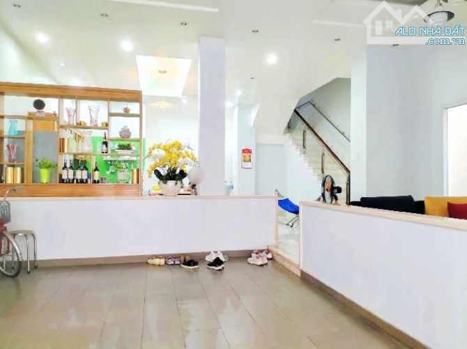 BÀU CÁT VIP - GẦN NGAY BÀU CÁT - NHÀ MỚI 4 TẦNG - NGANG 7M HIẾM CÓ - 82M2 - 4PN - HXH