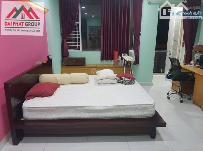 RẺ NHẤT Q4.  đường ĐOÀN VĂN BƠ. Dt: 4.2m x 16m. Giá: 6 tỷ.