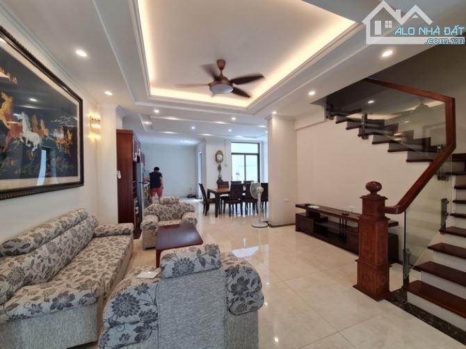Bán Bt nhà vườn KĐT Việt Hưng 120m - Nội thất tiền tỷ - Chủ cắm NH, nhỉnh 20tỷ - 1