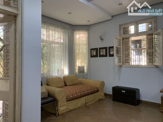 Bán biệt thự Vân Hồ, HBT 90m x5T chỉ 17 tỷ ô MT 10m vườn cây kiến trúc Pháp ở & kinh doanh - 1