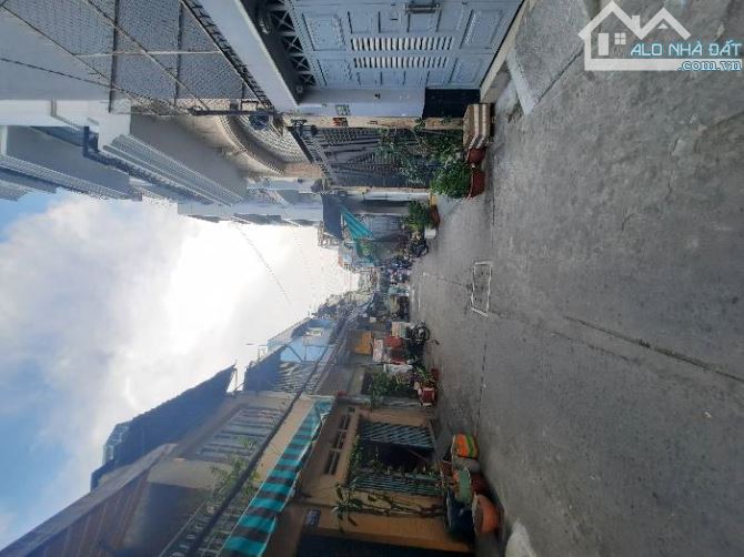 Nhà TO hẻm RỘNG giá RẺ, 60m2 Âu Dương Lân Q8, Xe Hơi Ngủ nhà, Chỉ nhỉnh 6 tỷ - 2