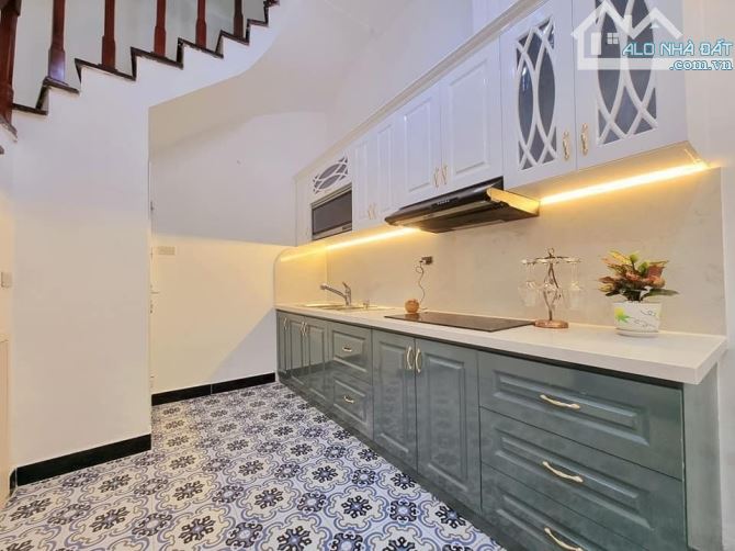 Bán nhà Ngỗ Ô tô đỗ cửa ĐƯờng Trương Định Dt 50m Mt 5m x5 tầng Giá 8,5 tỷ - 3