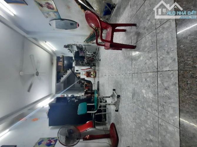 Nhà TO hẻm RỘNG giá RẺ, 60m2 Âu Dương Lân Q8, Xe Hơi Ngủ nhà, Chỉ nhỉnh 6 tỷ - 3