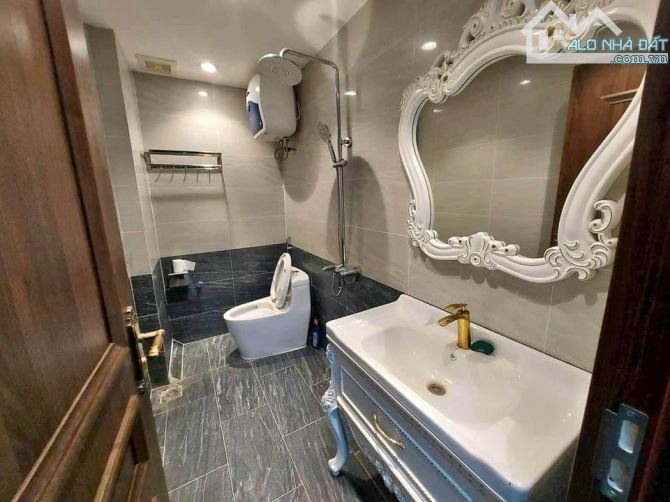 Bán nhà Ngỗ Ô tô đỗ cửa ĐƯờng Trương Định Dt 50m Mt 5m x5 tầng Giá 8,5 tỷ - 4