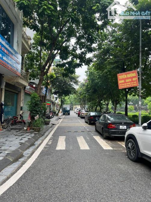 [SIÊU HIẾM] Bán nhà Khu TĐC Phố Trạm,Cổ Linh 100m - Ô tô tránh, vỉa hè - View vườn hoa - 4