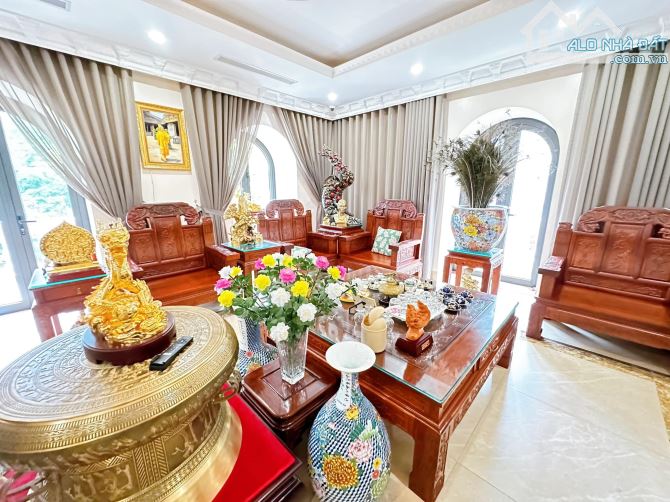 Bán gấp Biệt Thự Lưu Hữu Phước.View vườn hoa. DT 252m2 x 5T Thang máy. MT 36m. - 2