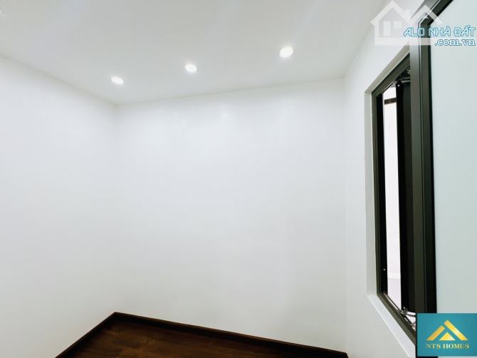 Bán nhà Minh Khai 14m2 - 3 tầng - giá 2.48 tỷ  + Ngõ to, gần phố, cách MP đúng 150m, ngõ v - 7