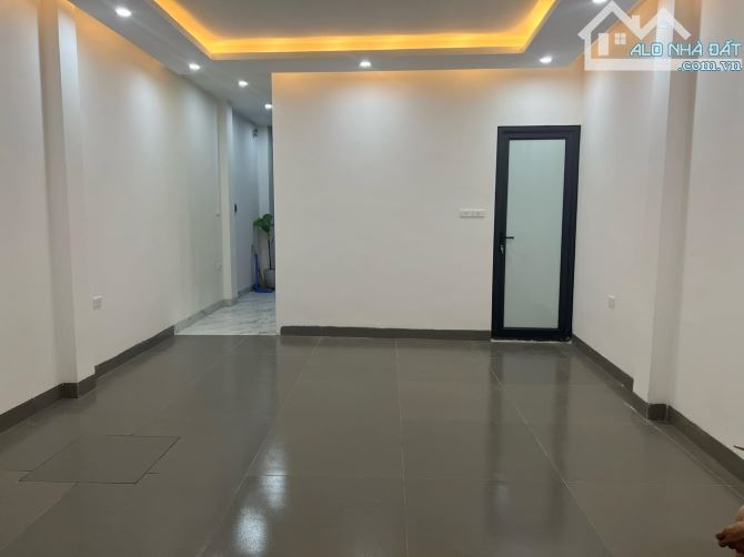 NHÀ 5 TẦNG THANG MÁY -Ô TÔ TRÁNH -NGÕ THÔNG NGÕ THANH BÌNH-HĐ DT 70M2 MT 4.5M2 GIÁ 14.8 TỶ - 8