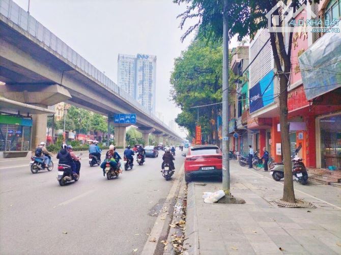 Bán đất phố Cầu Diễn, 200m2, lô góc, kinh doanh, ô tô, sổ vuông đẹp