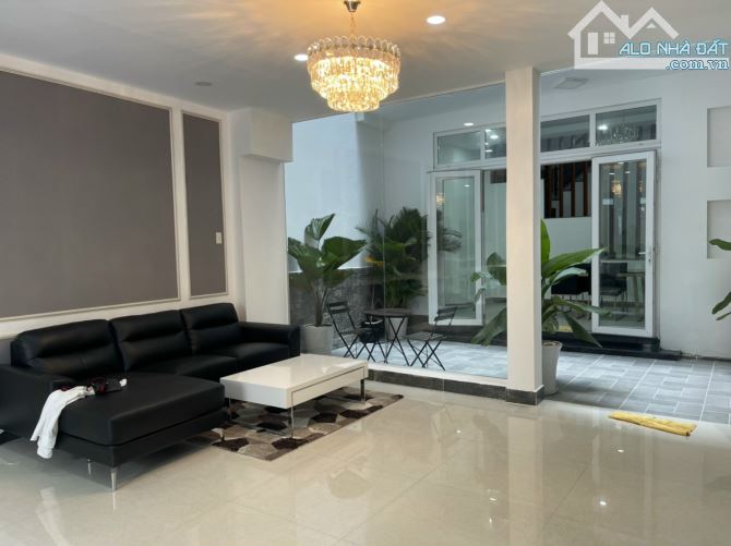 RẺ NHẤT Q.7, đường SỐ 1, Phường Bình Thuận. Dt: 4,2m x 26m. Giá: 10,5 tỷ.