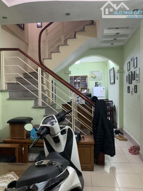 Bán nhà Đại Từ, Ngõ thông, Gần hồ, 33m2, 4 tầng