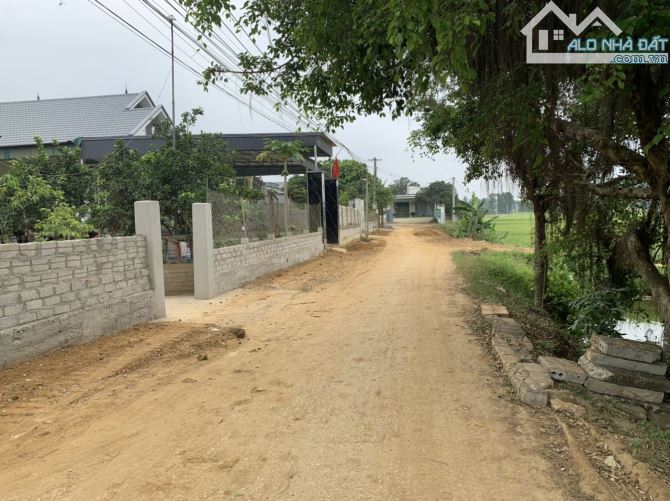 300m đất Hợp Thành mt 12m chia được 2 lô giá 490tr