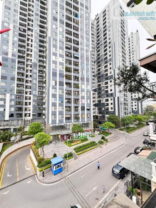 Bán tuyệt phẩm tòa mặt ngõ to như phố Minh Khai 4 tầng 103m2 mặt tiền 7.2m ô tô vào nhàỈ - 10