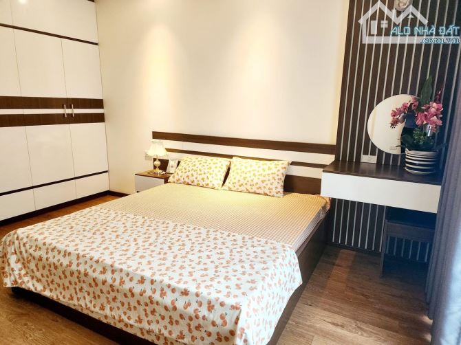LK DỌC BÚN 2- LA KHÊ VỊ TRÍ ĐẮC ĐỊA VỈA HÈ KD DIỆN TÍCH 50M2X 6 TẦNG MT 4M2 GIÁ 16.2 TỶ - 11