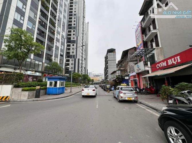 Bán tuyệt phẩm tòa mặt ngõ to như phố Minh Khai 4 tầng 103m2 mặt tiền 7.2m ô tô vào nhàỈ - 1