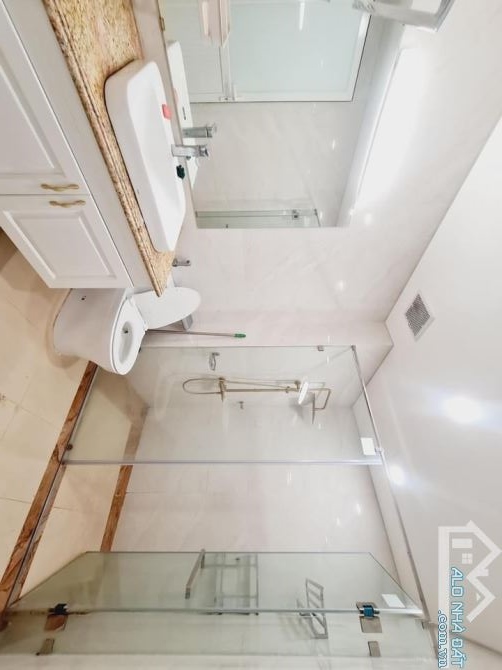 Hoàng Quốc Việt lô góc 6T thang máy 60m2 giá 18 tỷ ga ra ô tô - 2