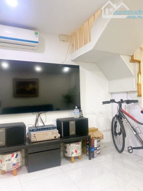 BÁN NHÀ HẺM 8M NGAY SÁT MT XÔ VIẾT NGHỆ TĨNH 3 TẦNG P17 B.THẠNH 5.7 TỶ - 3