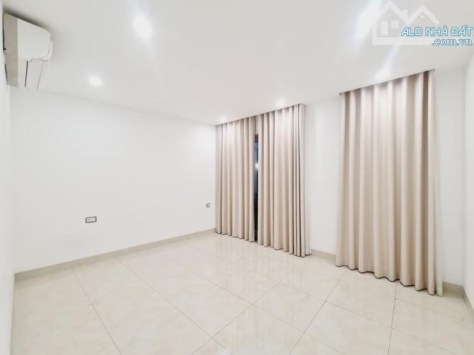 Hoàng Quốc Việt lô góc 6T thang máy 60m2 giá 18 tỷ ga ra ô tô - 3