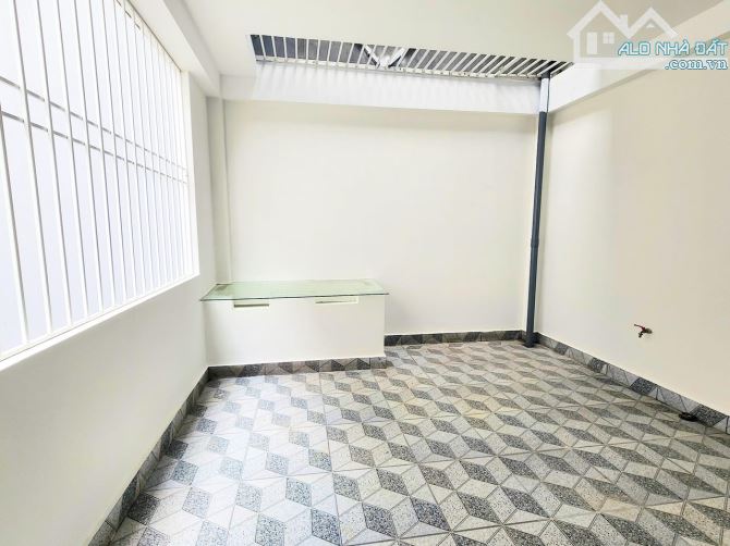 LK DỌC BÚN 2- LA KHÊ VỊ TRÍ ĐẮC ĐỊA VỈA HÈ KD DIỆN TÍCH 50M2X 6 TẦNG MT 4M2 GIÁ 16.2 TỶ - 4